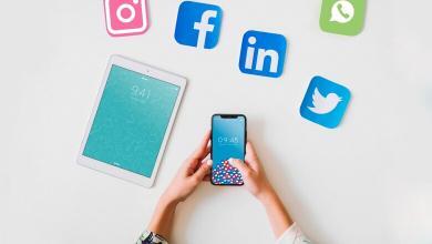 kehadiran di media sosial